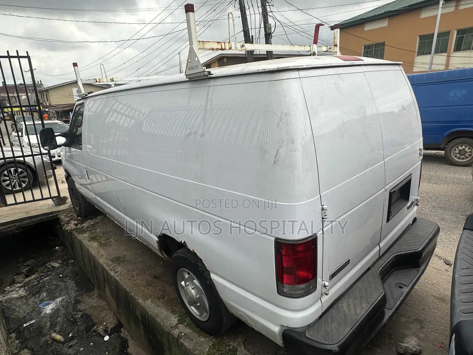 Ford E250 2012 White