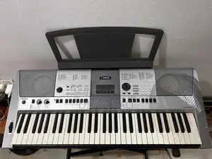 Yamaha PSR 413 Used Keyboard With Stand