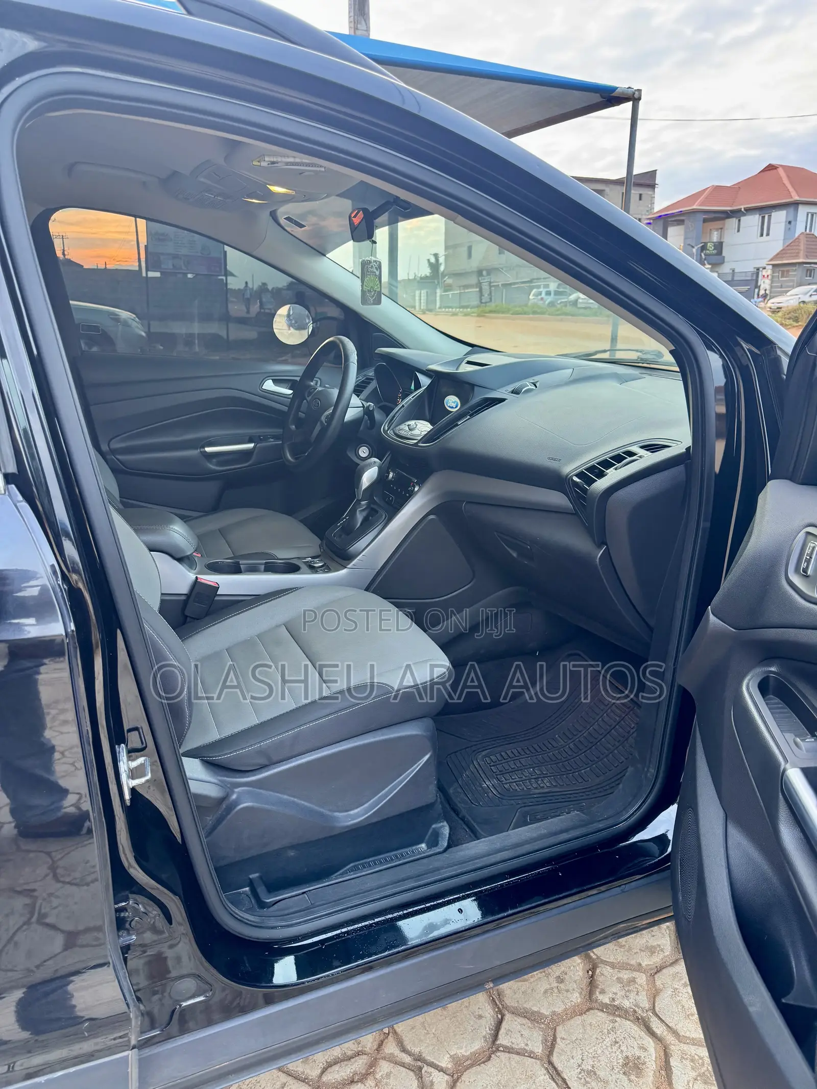 Ford Escape SE FWD 2016 Black
