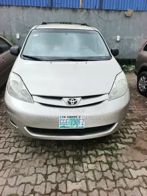 Toyota Sienna 2006 Gold