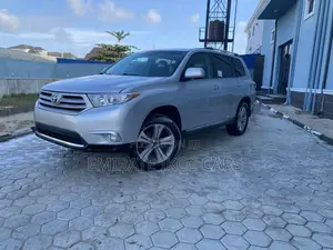 Toyota Highlander Limited 3.5L 2WD 2013 Silver