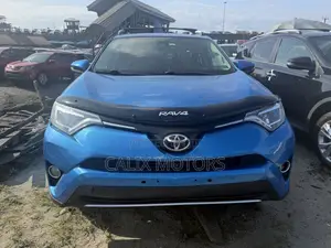Toyota RAV4 2016 Blue