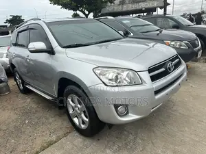 Toyota RAV4 2012 Silver