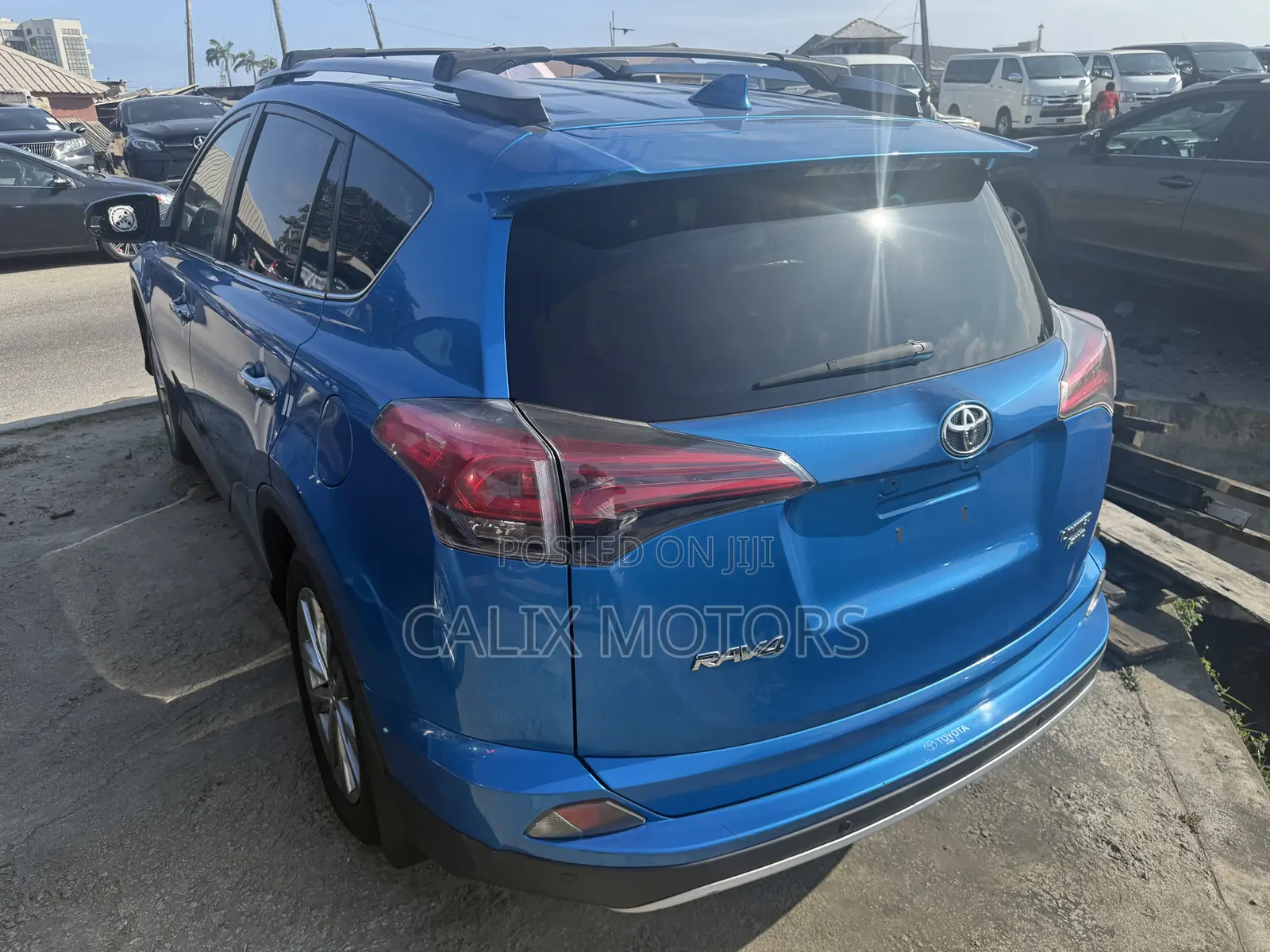 Toyota RAV4 2016 Blue