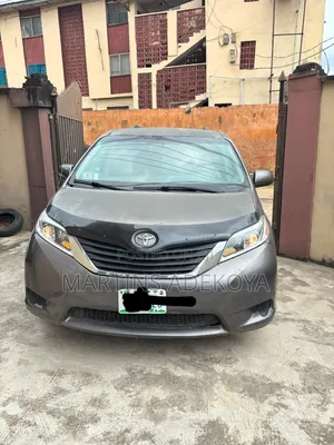 Toyota Sienna 2011 Gray