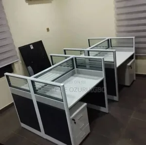 1 Meter Glass Cubicle Workstation