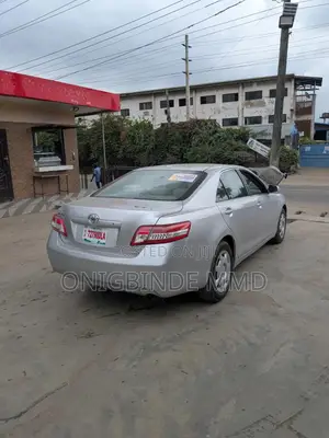 Toyota Camry 2010 Silver