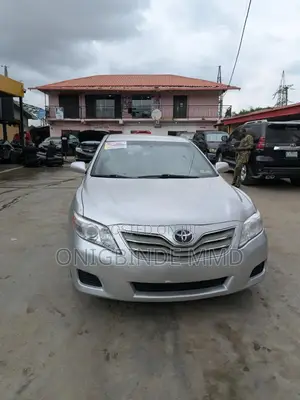 Toyota Camry 2010 Silver