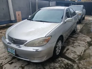 Toyota Camry 2025 Silver