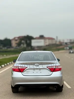 Toyota Camry XLE 4dr Sedan (2.5L 4cyl 6A) 2016 Silver