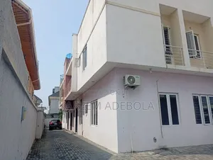Furnished 3bdrm Block of Flats in Adesola Akinnifesi for sale