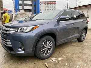 Toyota Highlander 2018 Blue