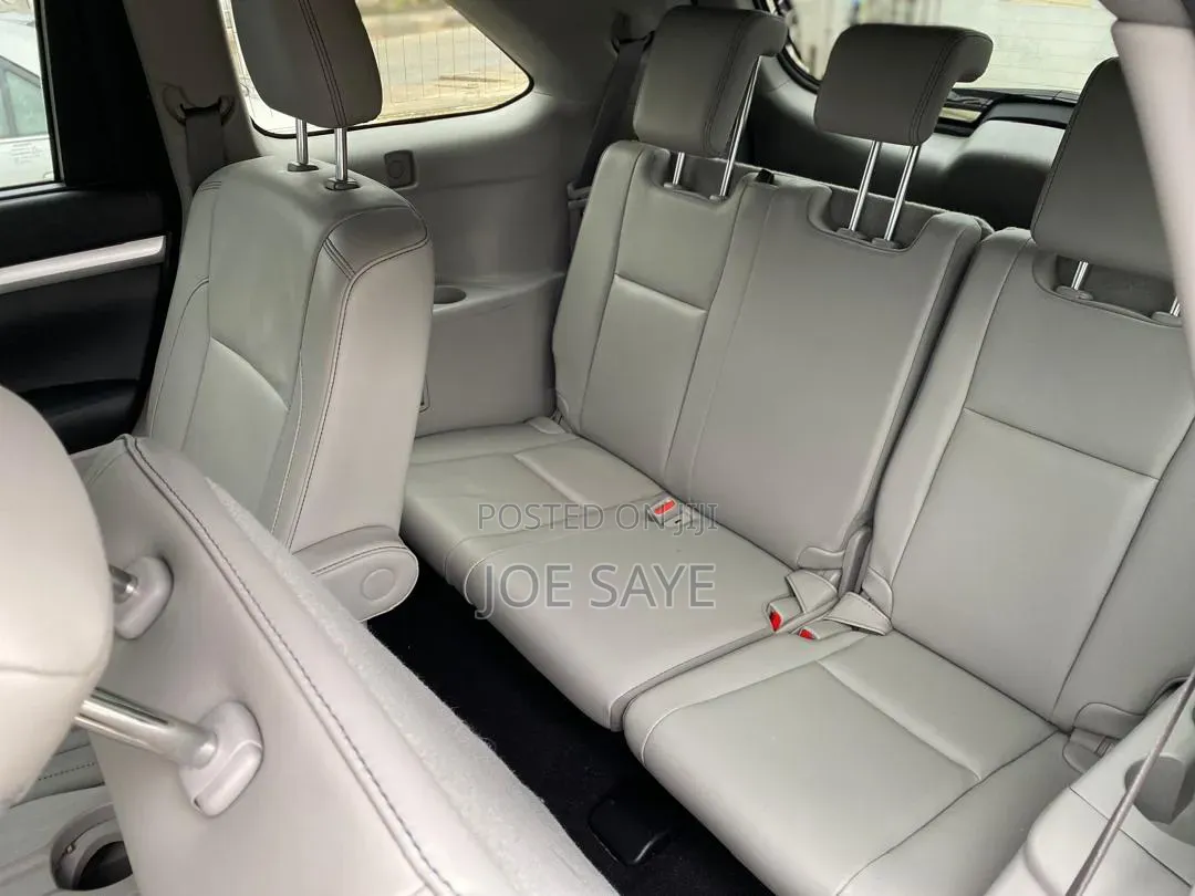 Toyota Highlander 2018 Blue