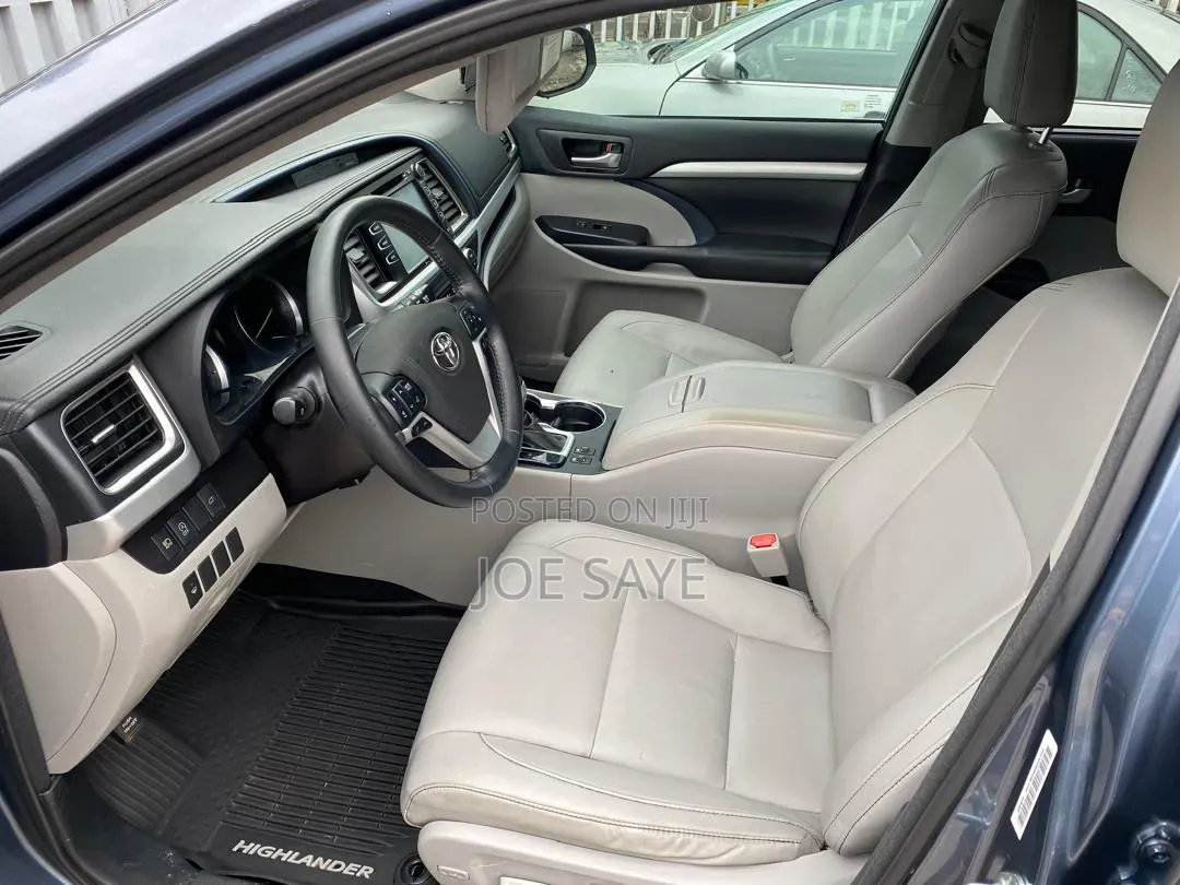 Toyota Highlander 2018 Blue