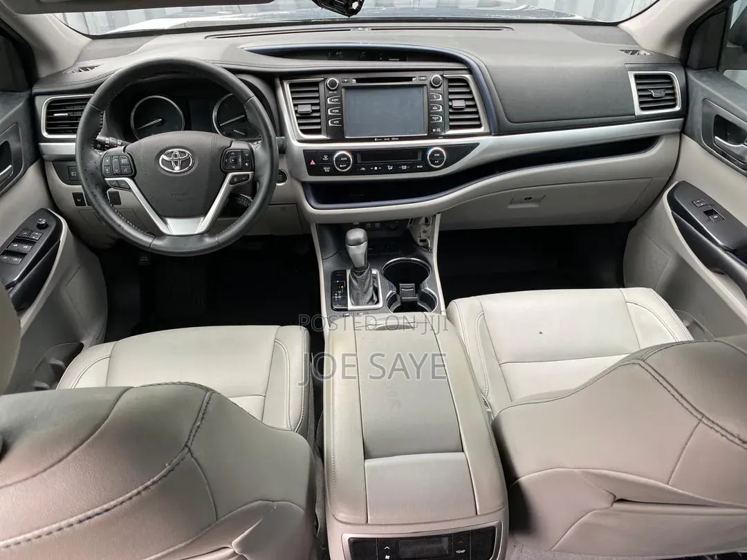 Toyota Highlander 2018 Blue