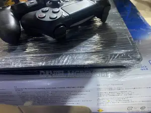 PS4 Slim Controller Console