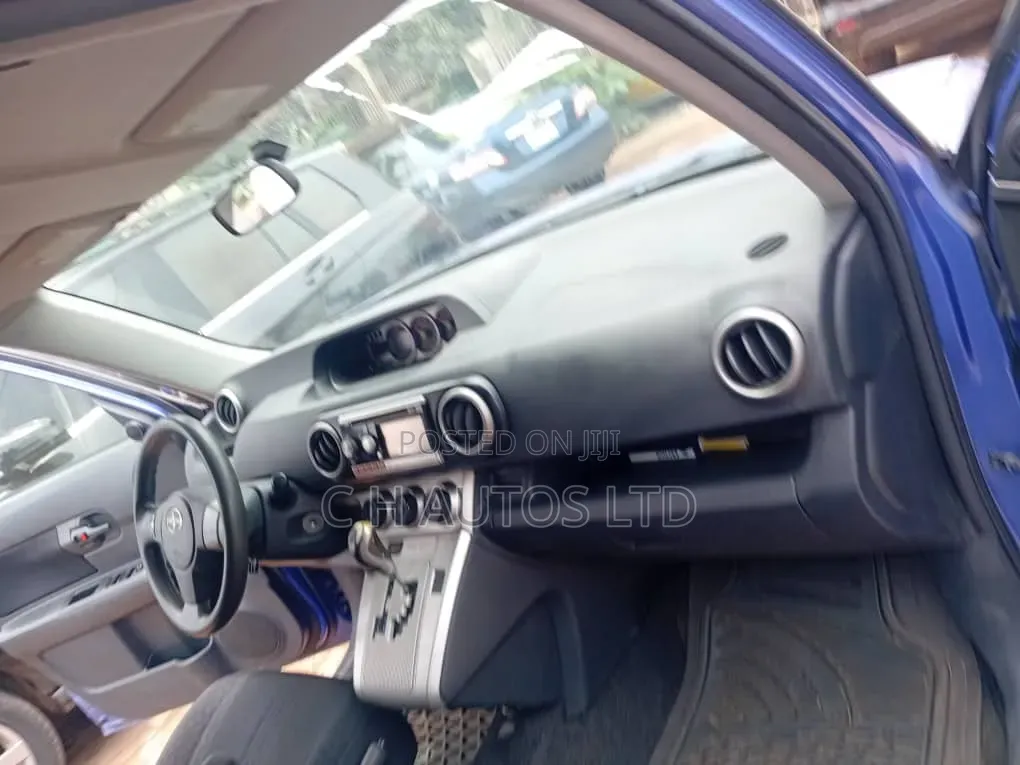 Scion xD 2011 Blue
