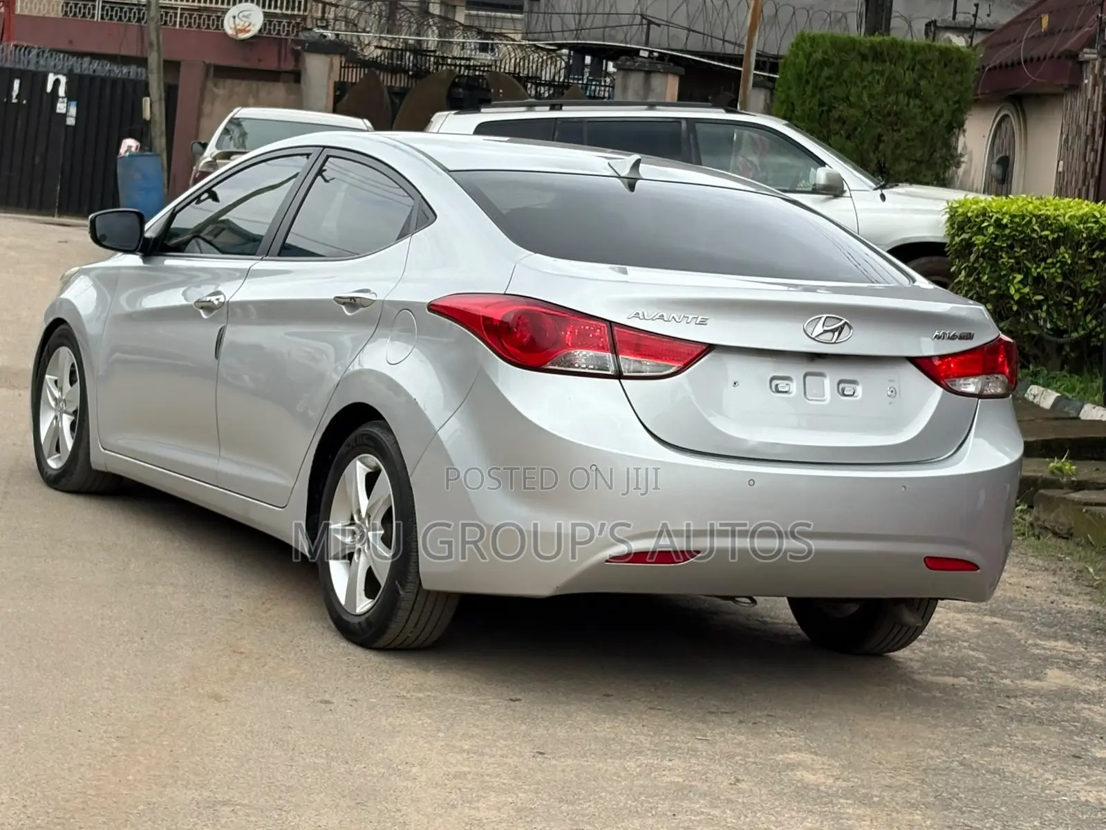 Hyundai Elantra 2011 Silver