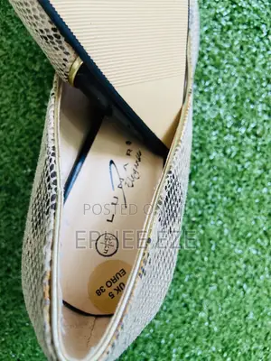 Ladies Quality Shoe