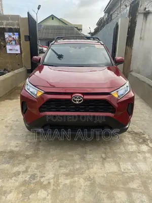 Toyota RAV4 LE AWD 2020 Red