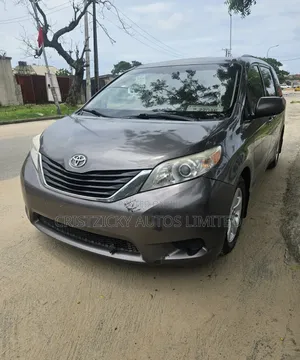 Toyota Sienna 2013 Gray