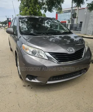 Toyota Sienna 2013 Gray