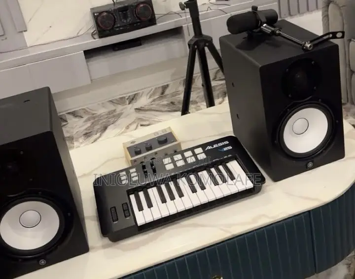 Yamaha HS8 Studio Speaker Set