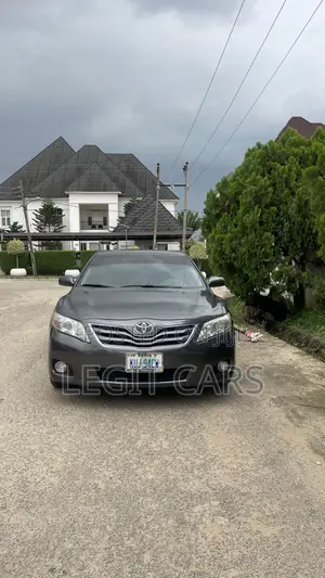 Toyota Camry 2010 Gray