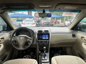 Toyota Corolla 2010 Gray