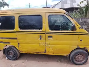 Suzuki Every 2024 Yellow