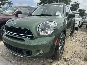 Mini Cooper 2019 Green