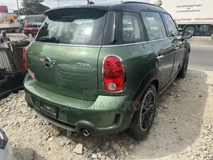 Mini Cooper 2019 Green