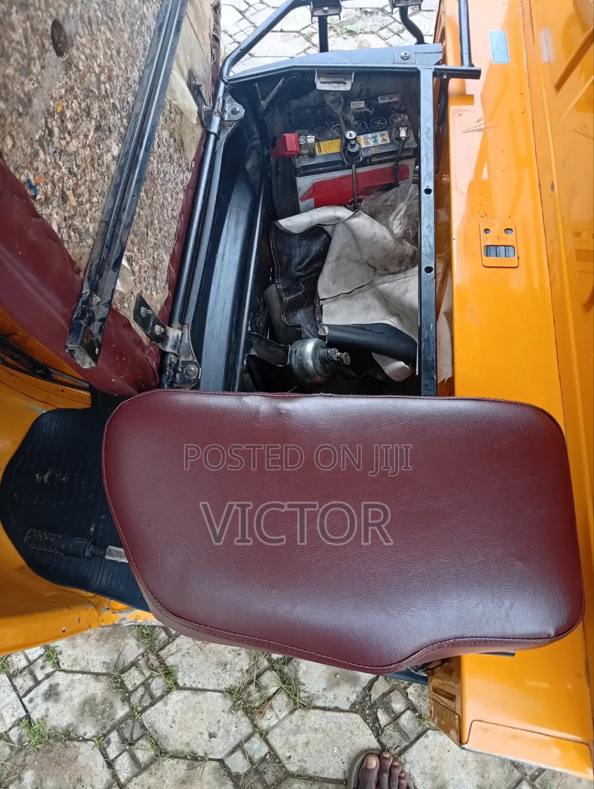 Bajaj RE 2024 Yellow