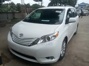 Toyota Sienna 2016 White