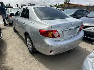 Toyota Corolla 2011 Silver