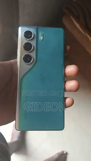 Tecno Camon 40 128 GB Blue