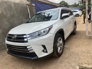 Toyota Highlander XLE V6 4x2 (3.5L 6cyl 6A) 2016 White