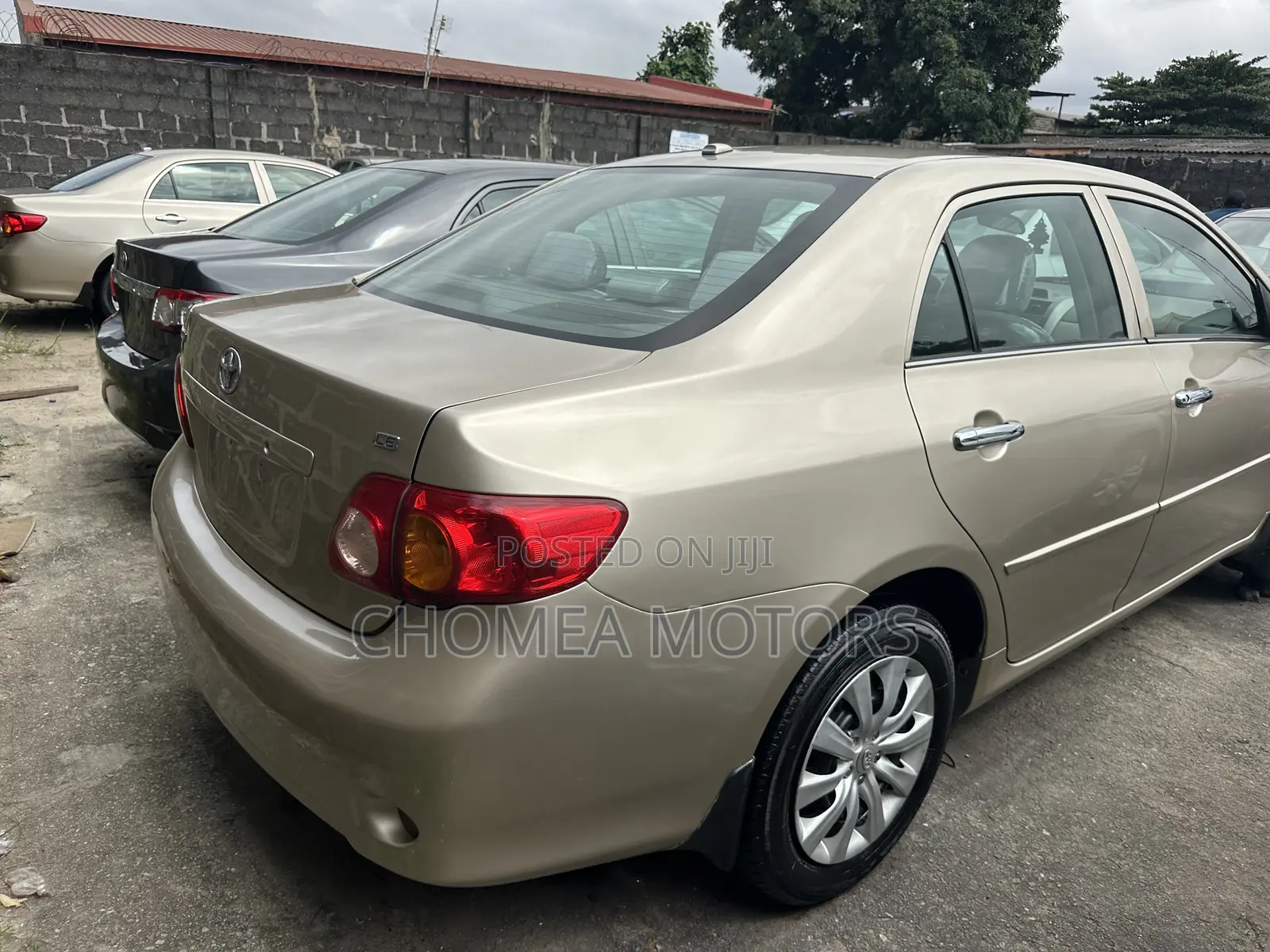 Toyota Corolla 2010 Gold