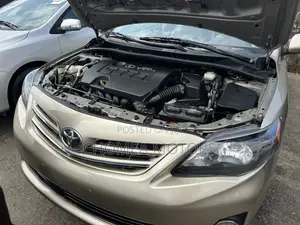 Toyota Corolla 2010 Gold