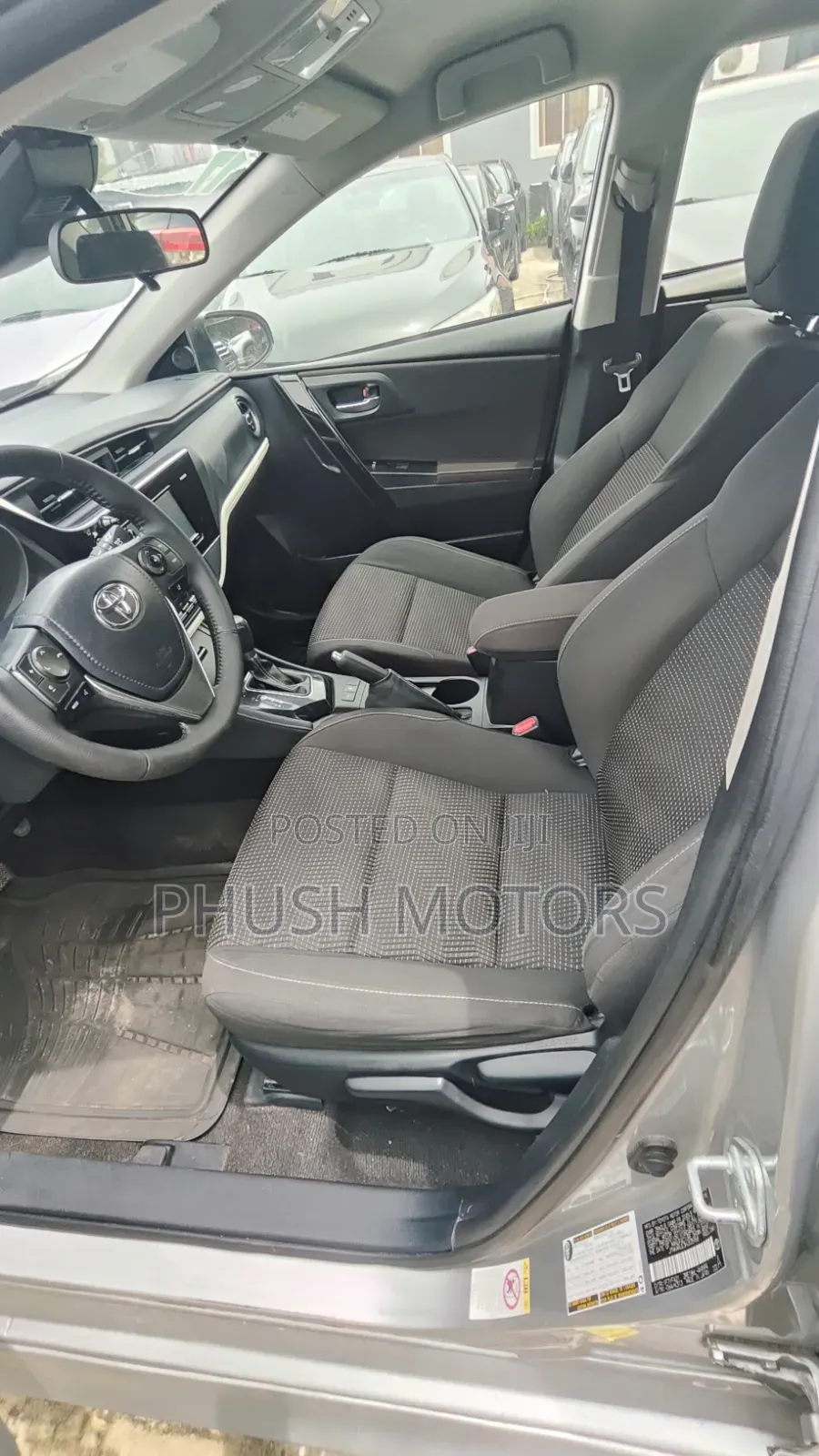 Toyota Corolla 2017 Silver