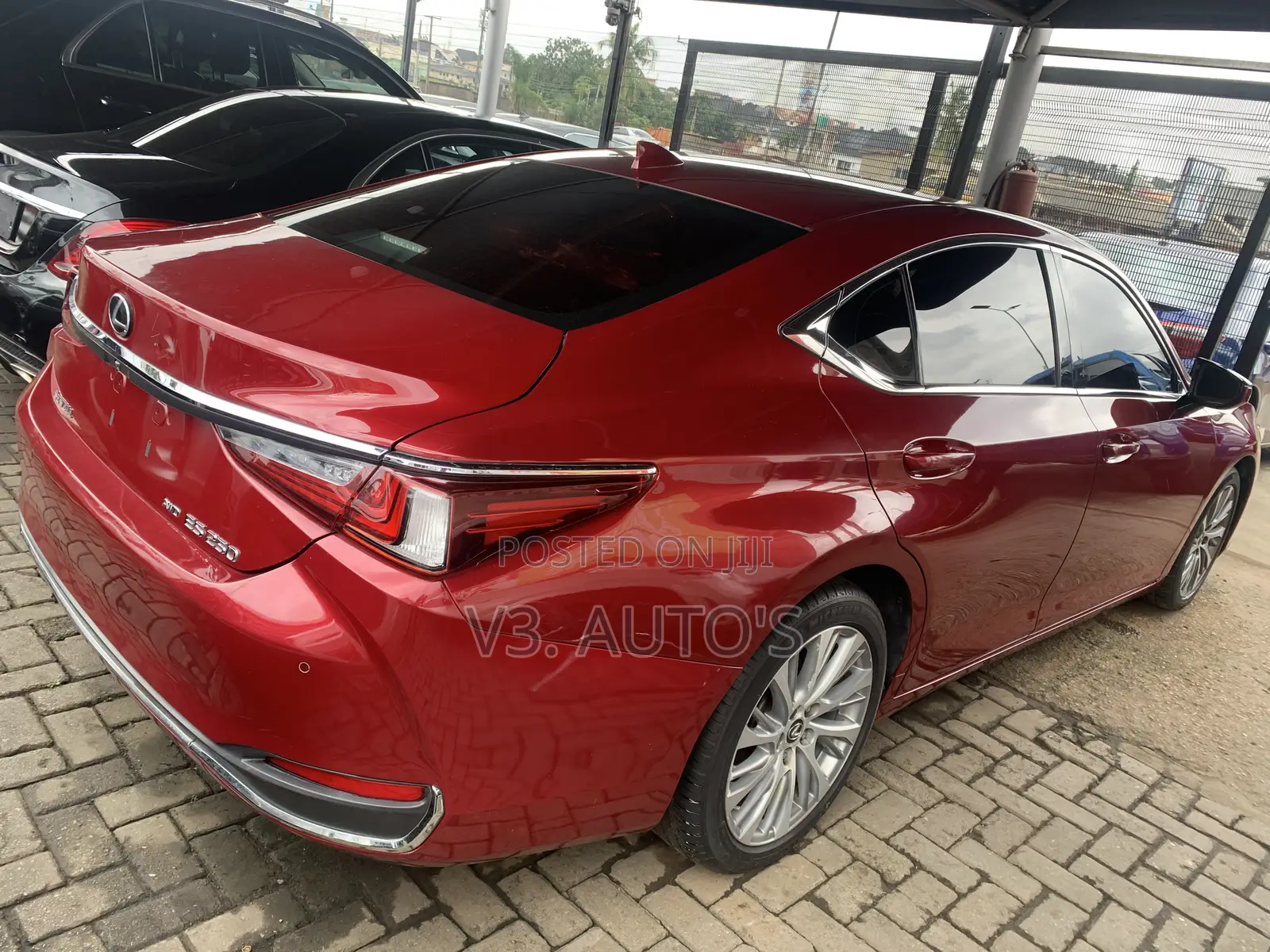 Lexus ES 2021 Red