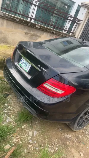 Mercedes-Benz C300 2013 Black