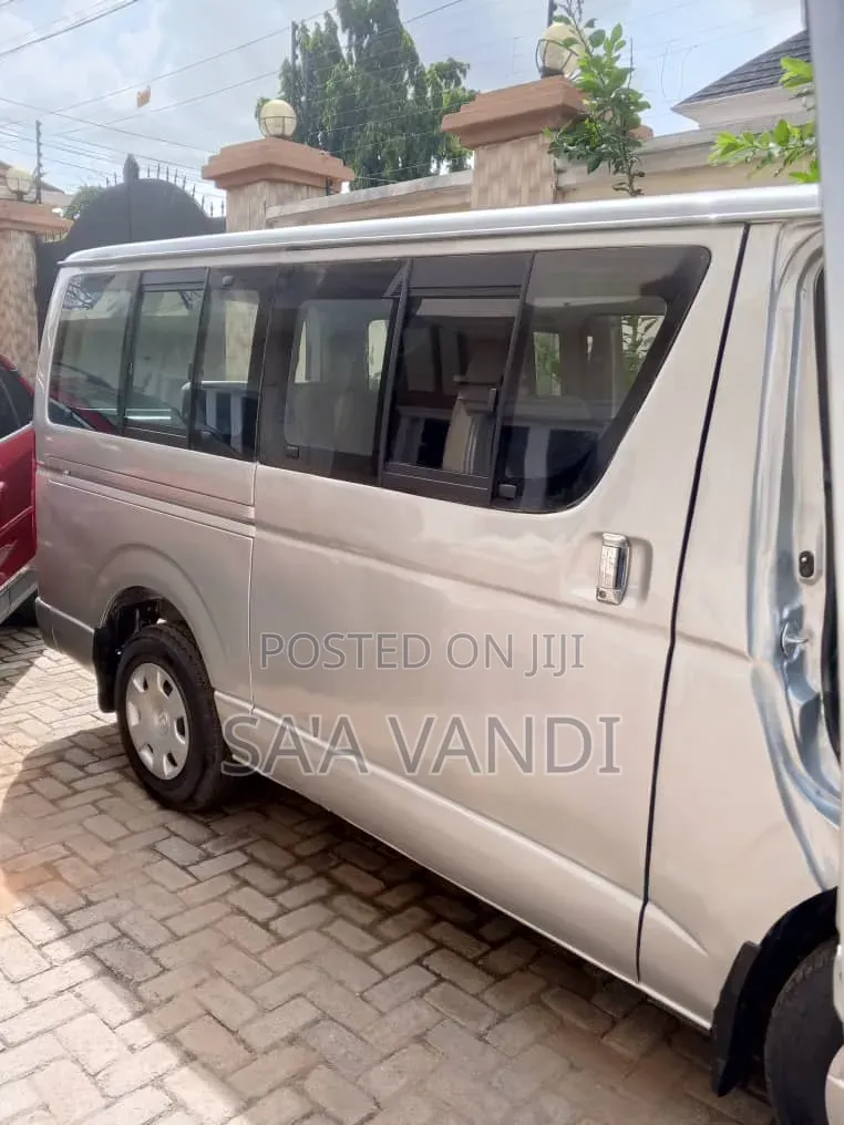 Toyota HiAce 2010 Grey