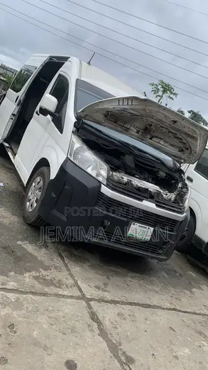 Toyota HiAce 2020 White