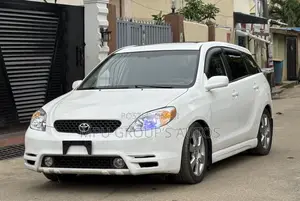 Toyota Matrix 2004 White