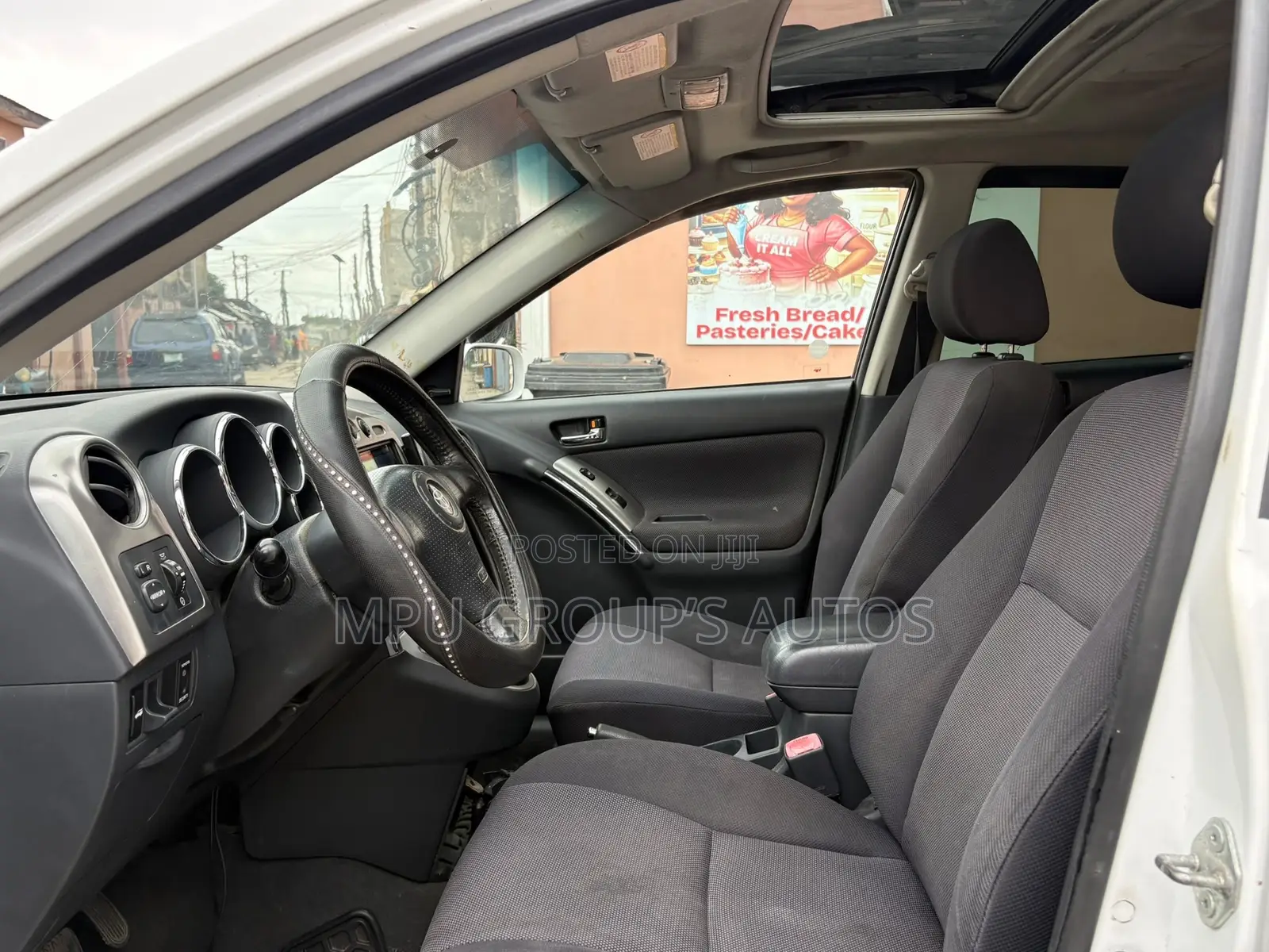 Toyota Matrix 2004 White
