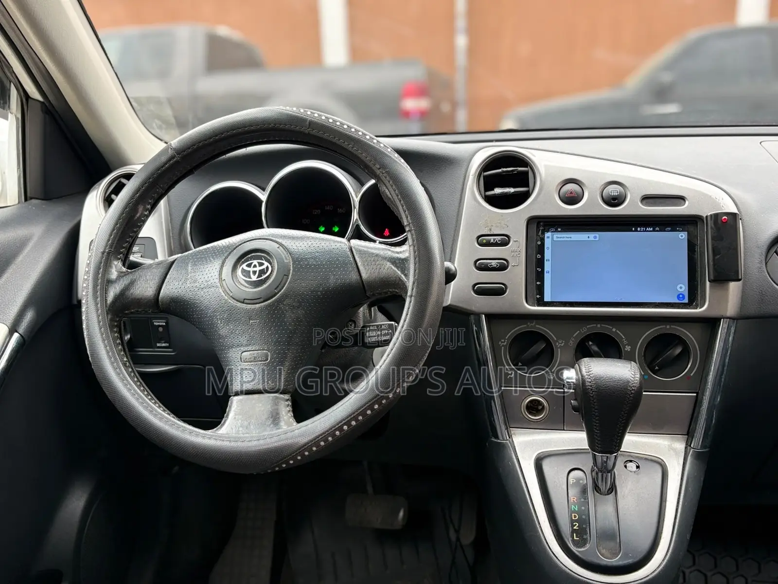 Toyota Matrix 2004 White