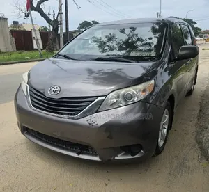 Toyota Sienna 2013 Gray