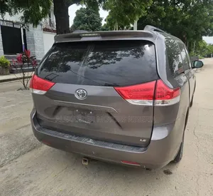 Toyota Sienna 2013 Gray