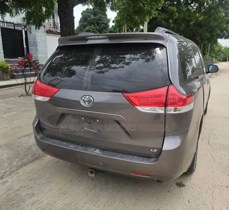 Toyota Sienna LE 7 Passenger 2012 Gray